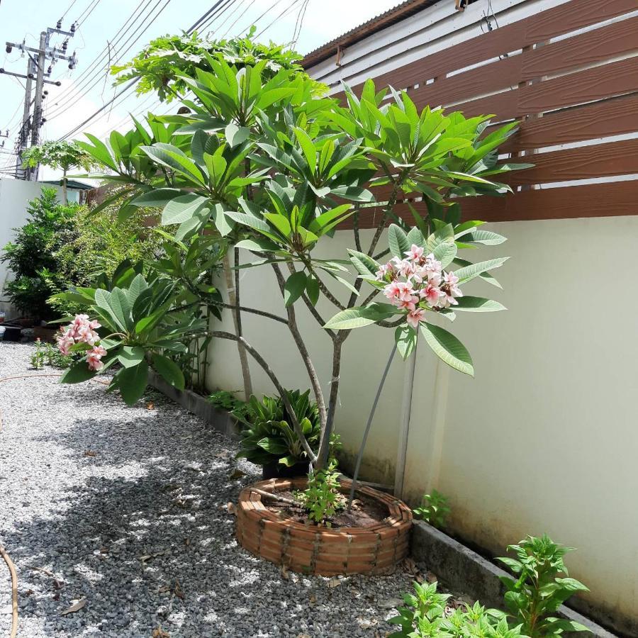 Slt Apartment Bangkok Exterior photo